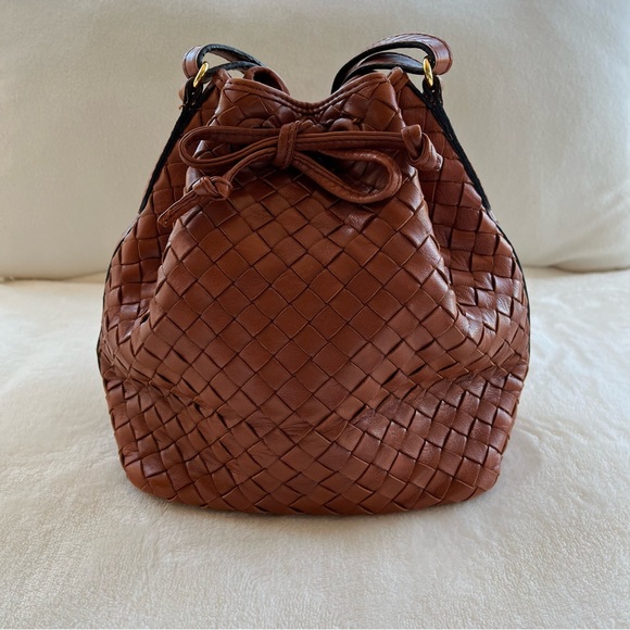 BOTTEGA VENETA BUCKET BAG (680218VCQC4 1431)
